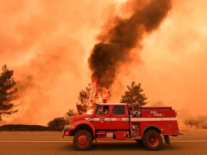 California-fires-truck
