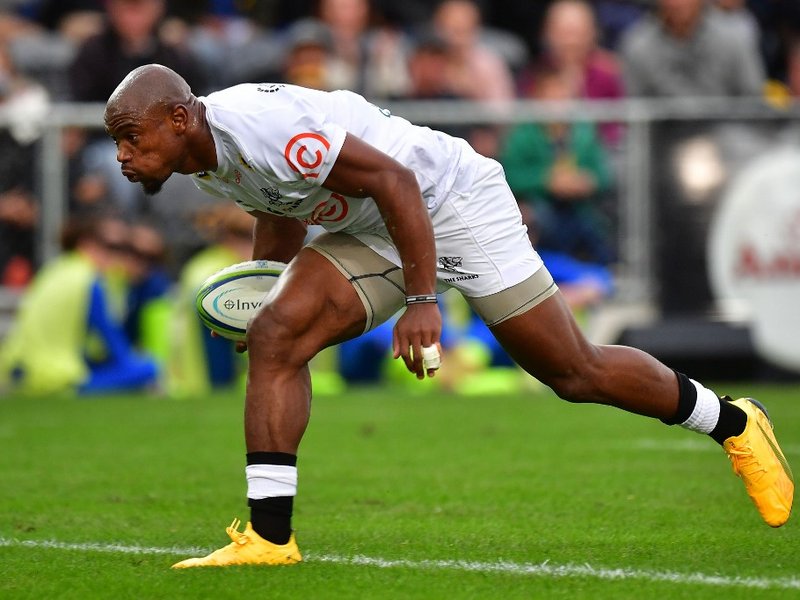 Makazole Mapimpi Sharks - AFP