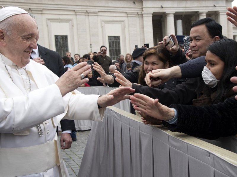Pope tells priests to go out and meet the virus sick