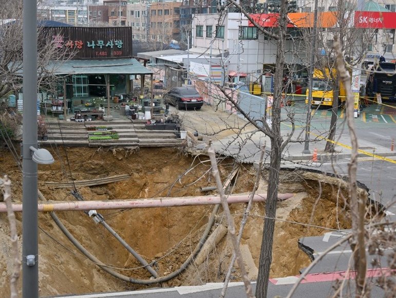 Seoul sinkhole