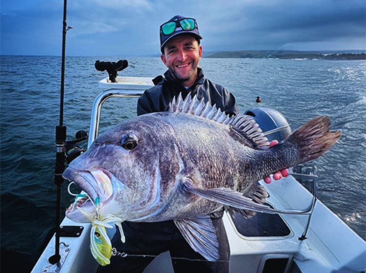 Markus Potgieter with a massive white musselcracker