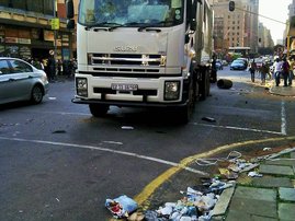 Pikitup truck stoned