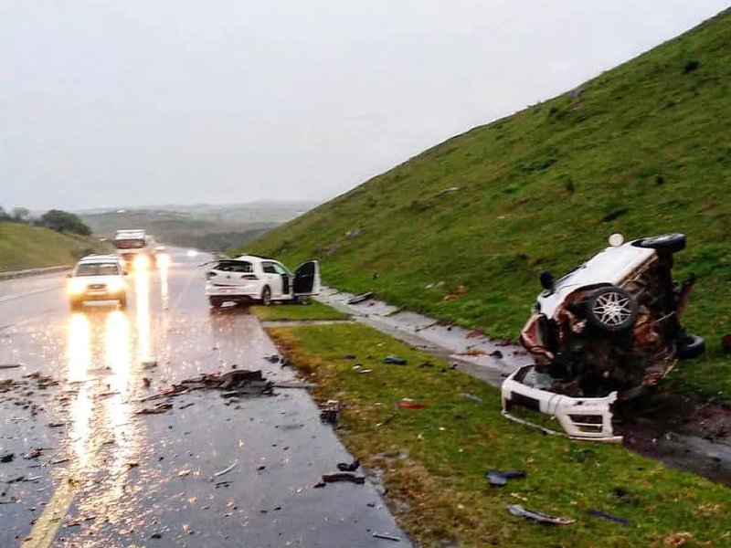 Four killed in horror crash on N2 in KZN