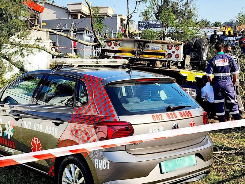 2 young schoolchildren among 3 killed in Chatsworth crash