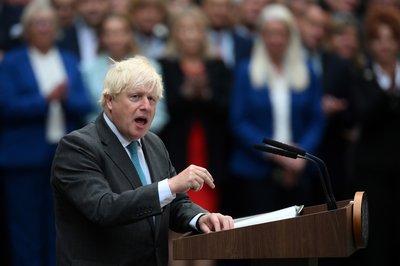 UK's Boris Johnson quits as MP, claiming a witch-hunt - Vimarsana News