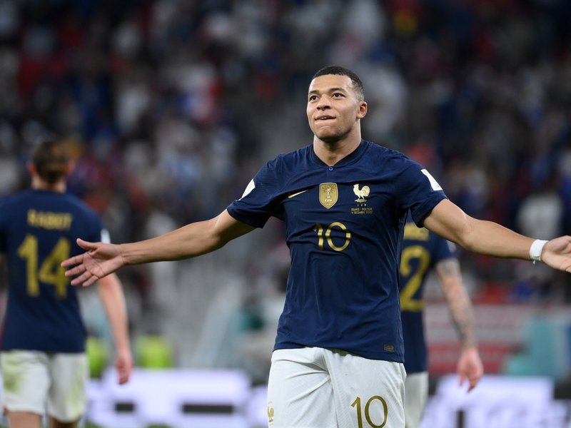 France's forward #10 Kylian Mbappe