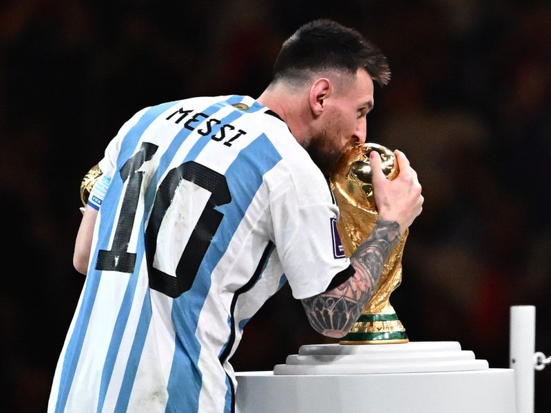 Lionel Messi wins World Cup '22