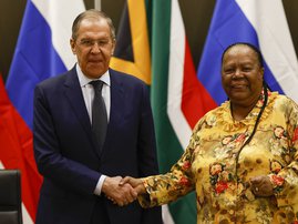 Naledi Pandor and Russian foreign minister Sergei Lavrov