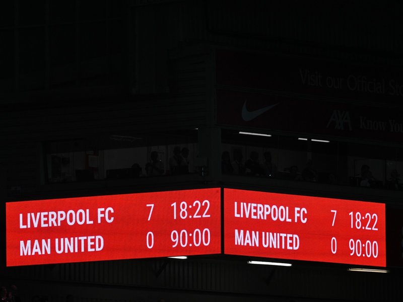 Liverpool thrash Manchester United 7-0
