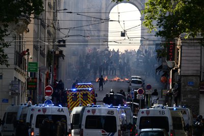 Donations for French policeman who sparked riots top $900,000 - Vimarsana News