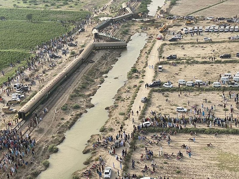 At least 28 killed after train derails in southern Pakistan