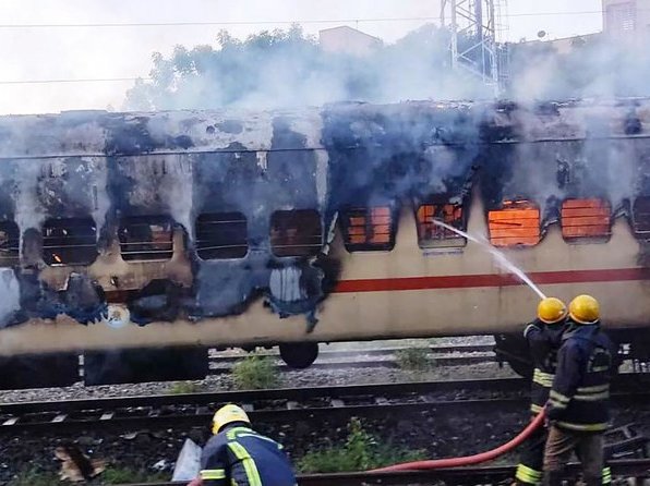 Nine killed in Indian train coach fire
