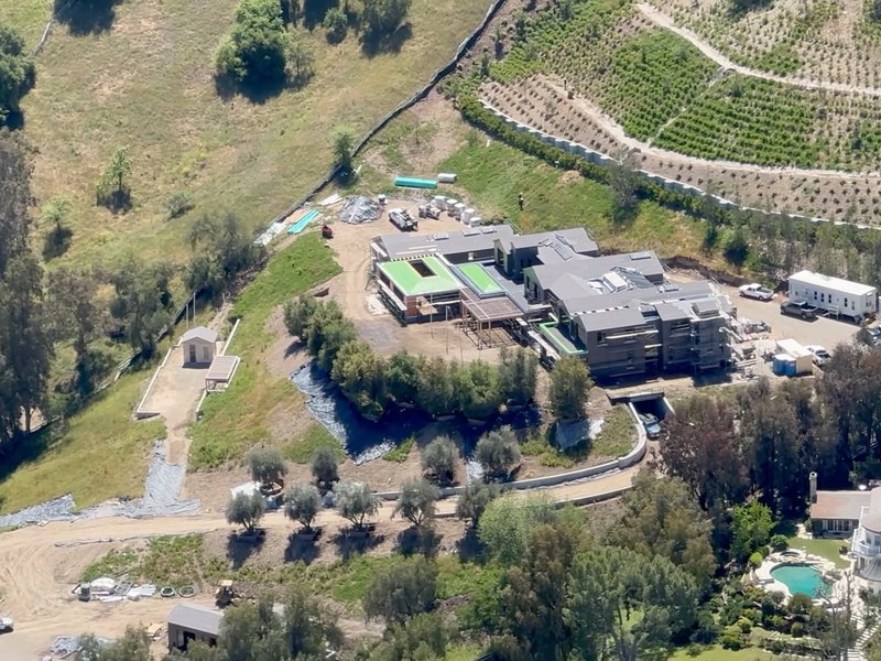SEE: First photo's of Kylie Jenner's R280-million mansion
