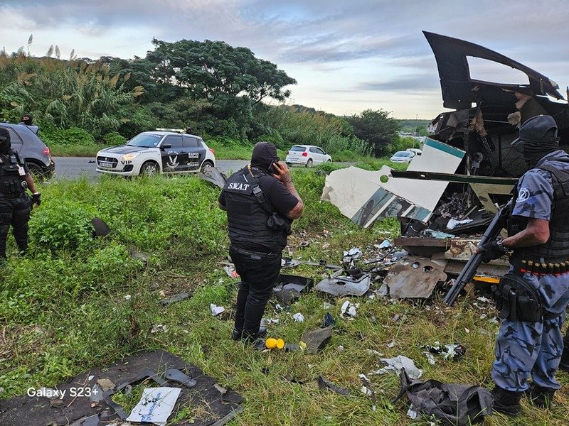 Cash van bombed on KwaMashu Highway