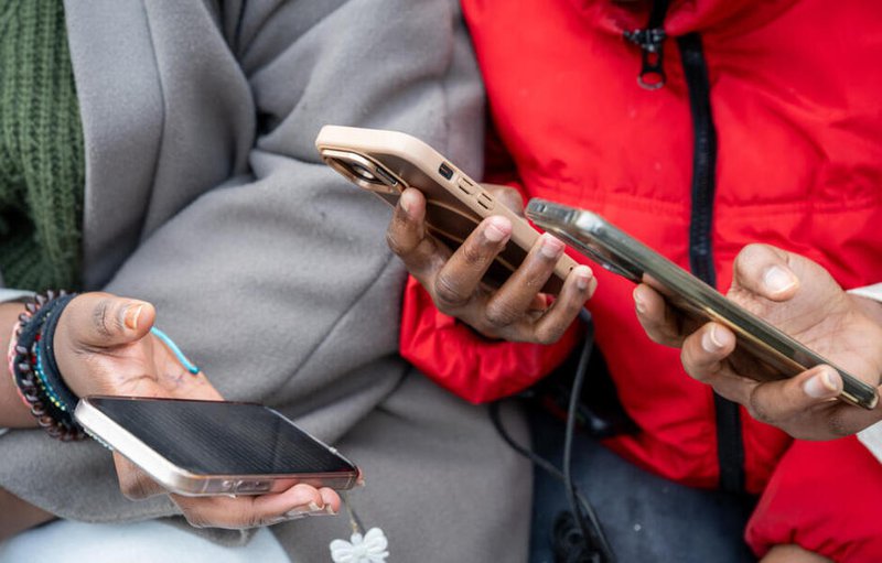French lawmakers pass bill banning social media for under-15s