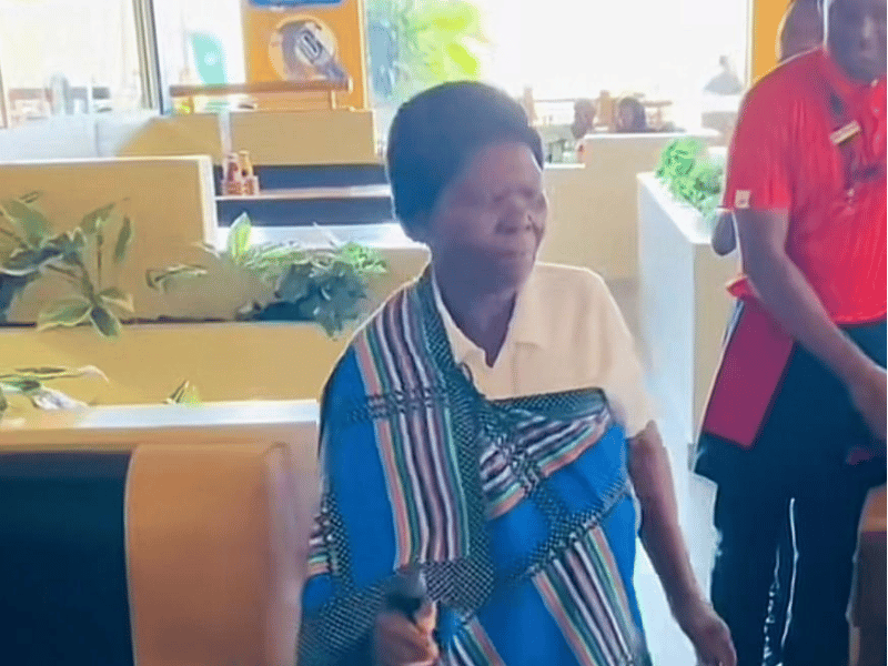 95 YEAR OLD GRANNY DANCING IN SPUR