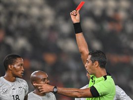 Red card to South Africa's defender #18 Grant Kekana
