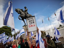 SA Jewish women march in Cape Town on International Women's Day