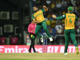 Tabraiz Shamsi bowls the Proteas to the T20 World Cup semi-final