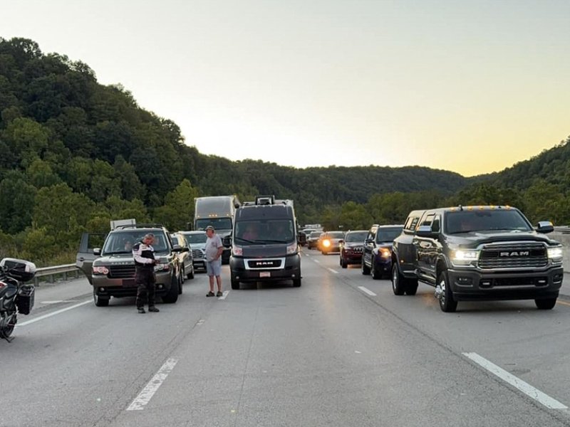 Manhunt underway in US after Kentucky highway shooting