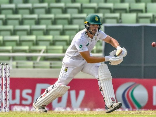 Wiaan Mulder batting for South Africa in test cricket