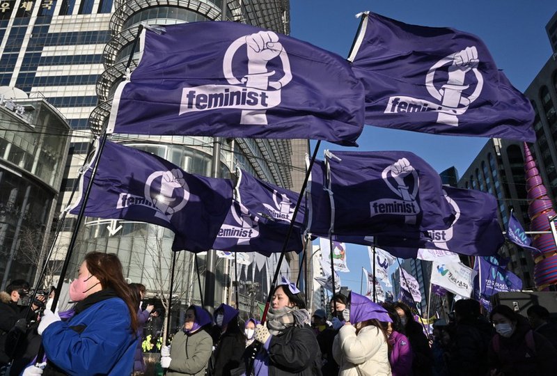 What is the extreme S. Korean feminist movement sweeping USA?