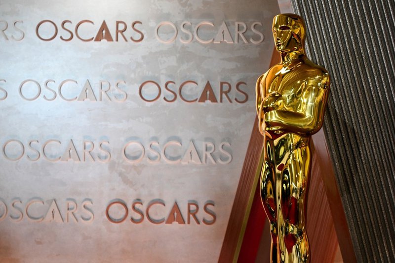 Oscars 2025 Statue with background