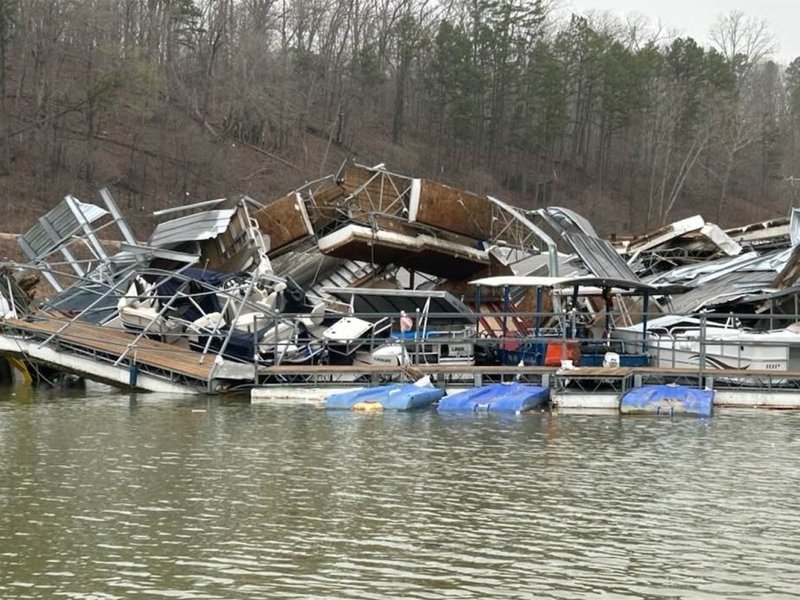 At least 33 dead as tornadoes ravage central US