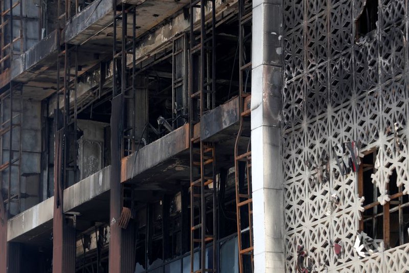 Iraq shopping mall fire kills more than 60