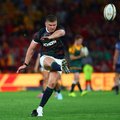 Owen Farrell practice his kicking for the Lions