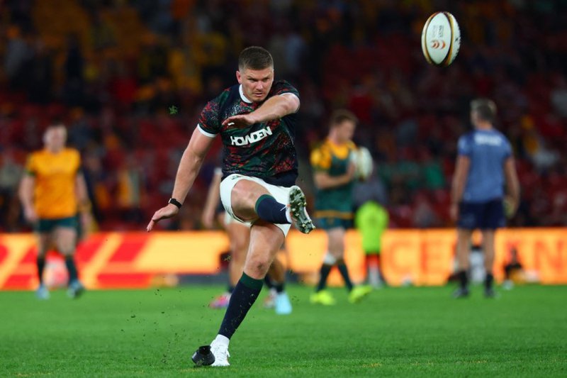 Owen Farrell practice his kicking for the Lions