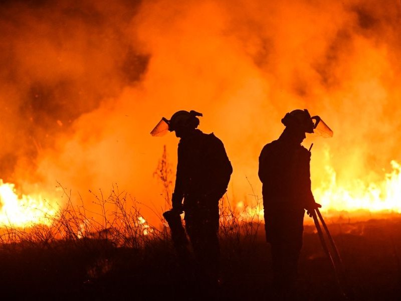 Greece battles wildfire outside Patras