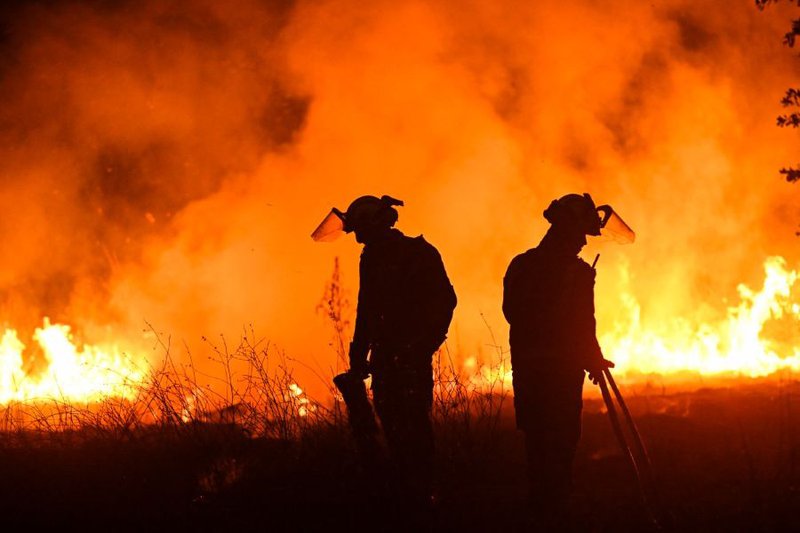 Greece battles wildfire outside Patras