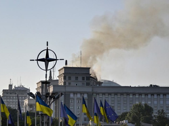 Russia hit Ukraine government in Kiyv