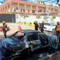 Pakistan suicide bombing outside district court