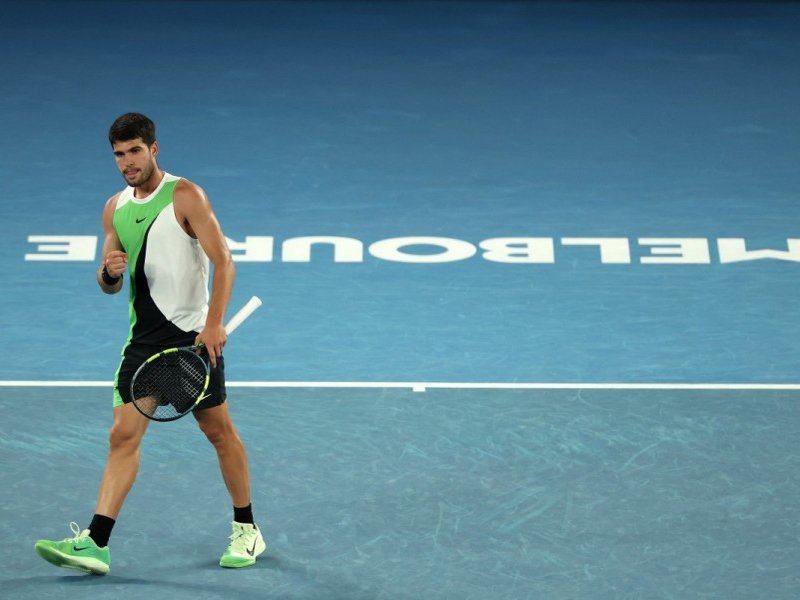 Carlos Alcaraz beats Alex De Minaur at the Australian Open