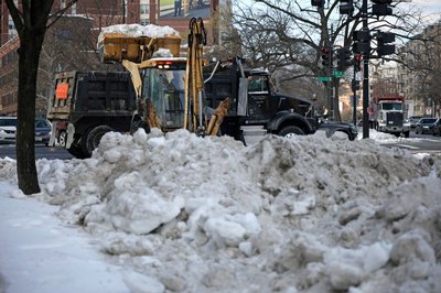 Another Arctic blast bears down on US as snow cleanup drags on