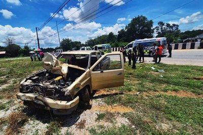 Nine Thai monks killed after 11-year-old drives truck into procession