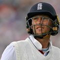 Joes Root playing test cricket for England