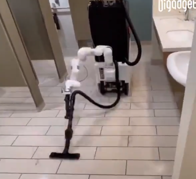 WATCH: AI Robot is a super cleaning machine that can operate unmanned