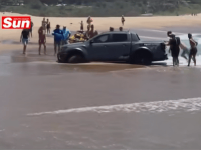 Bakkie gets stuck on Baggies Beach on KZN South Coast
