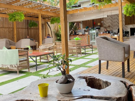 A view of Santosa Coffee Shop in Morningside