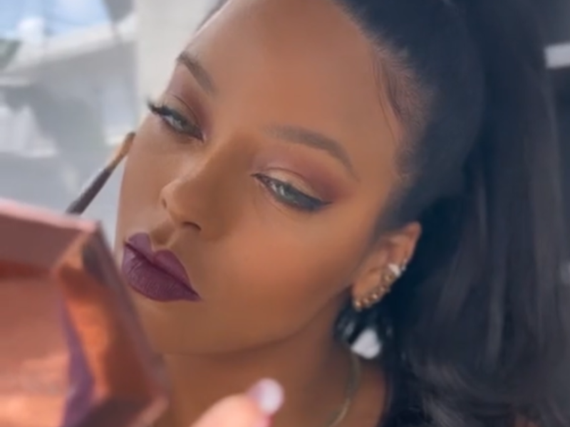 A woman who looks just like Rihanna