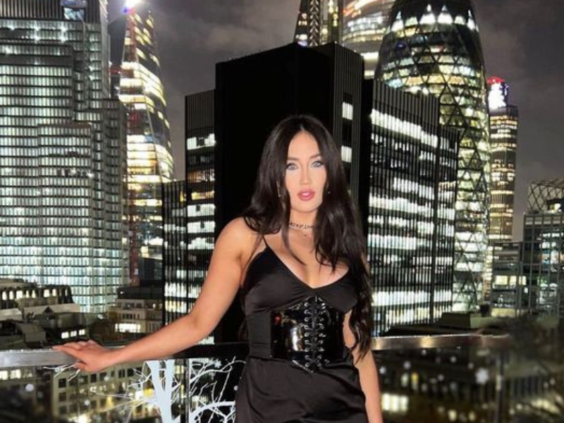 A woman who looks like Megan Fox