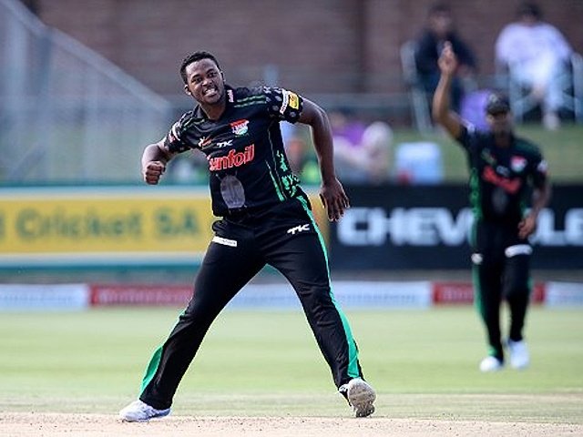 Andile Phehlukwayo-gallo