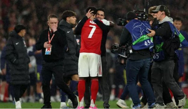 Fans 'set the standards' at rocking Emirates: Arteta
