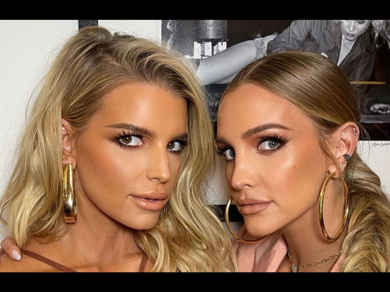 Jessica Simpson and Ashlee Simpson