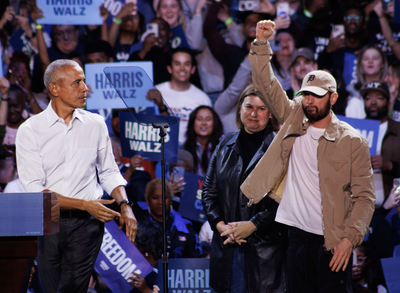 Obama Rapping Em WATCH: Barack Obama raps iconic Eminem song
