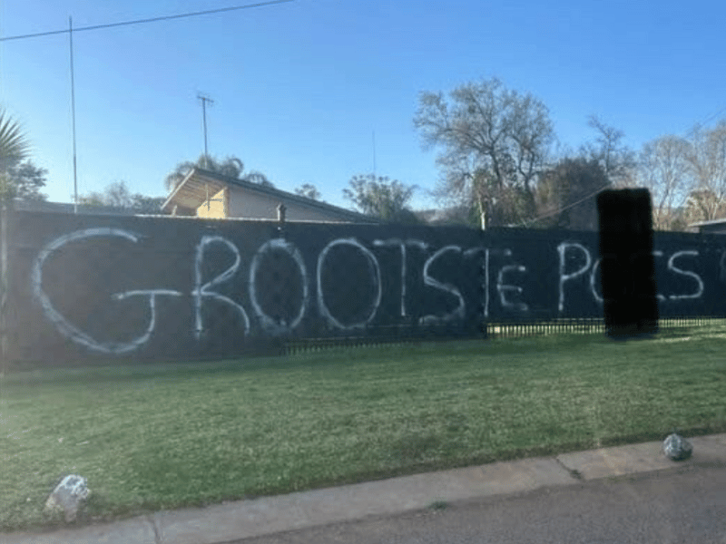 BOODSKAP OP PRETORIA MAN SE HEINING