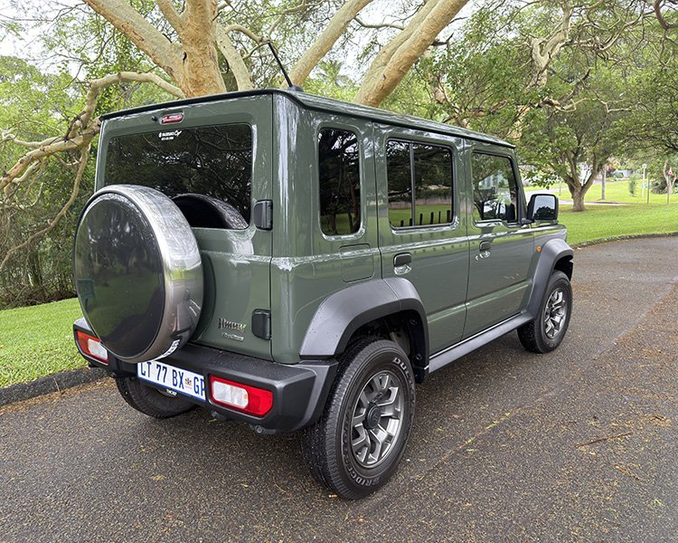 Back of Suzuki Jimny for Motor Minute